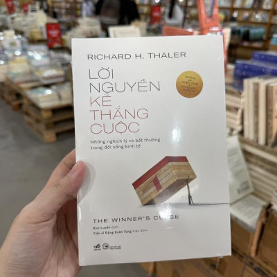 Sách - Lời nguyền kẻ chiến thắng (Nhã Nam HCM)