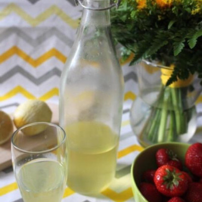 Chai thủy tinh nắp cài Giara 0.5L - 1L  