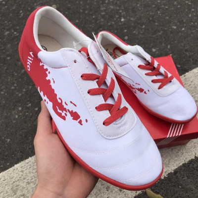 2 chiếc giày bóng đá phủi chính hãng Wika Ultra 3 vải