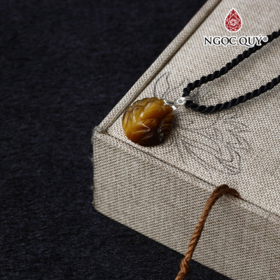 Mặt dây chuyền nữ hoàng hồ ly 9 đuôi thạch anh mắt hổ hợp mệnh thổ, kim - Ngọc Quý Gemstones