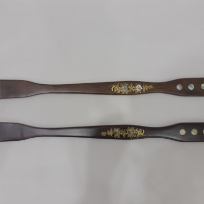 Hai Cây gãi lưng gỗ Dài 48,5 cm- Khảm trai đẹp