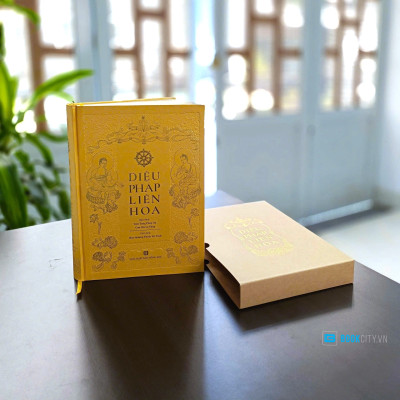 Kinh Diệu Pháp Liên Hoa (Bản cao cấp, bìa cứng, màu vàng, có hộp, khổ to)