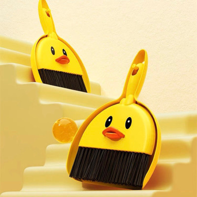 Chổi quét bụi bàn thờ mini đa năng  kèm ky hốt rác có lỗ treo lên  , được kết dày giúp  làm sạch bụi bẩn nhanh chóng ,dễ dàng gom bụi ở những khe nhỏ phù hợp cho mọi nơi trong nhà 