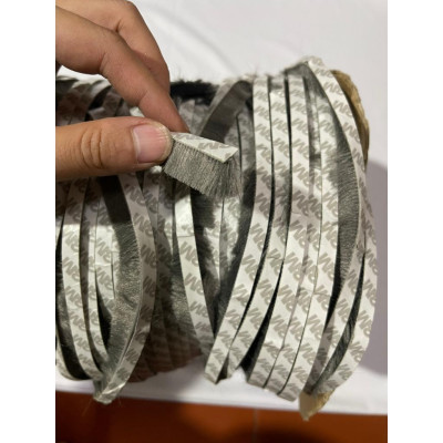 Ron lông nheo cạnh cửa lông chống ồn ngăn bụi cửa sổ và cửa đi trong Gia đình