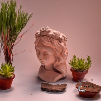 Chậu Gốm Đất Nung Hình Cô Gái Anna Tóc Xoăn