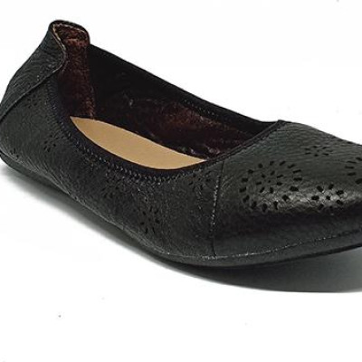 Giày nữ hoa văn Huy Hoàng da bò màu đen HT7948