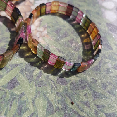 Vòng Tay Vip Đá Tourmaline Bản Khúc Chất liệu đá Tourmaline tự nhiên Vòng màu đa sắc bóng đều đẹp nữ tất cả các mệnh đeo tay may mắn tài lộc đẹp ạ