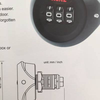 RL9047-07 Khóa tủ sắt mật mã Real 3 mã dài 22mm thích hợp cho tủ dày dưới 15mm có nút thay mã đầu khóa vừa là tay vặn