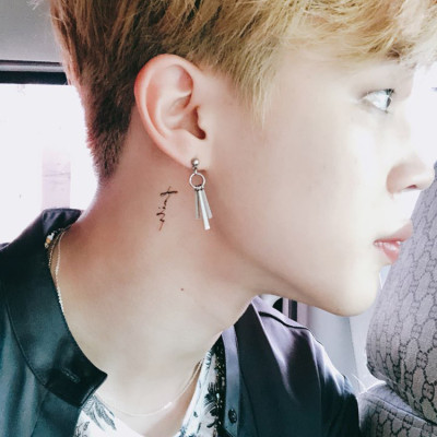 Bông tai Titan style idol sành điệu