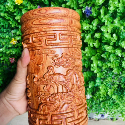 Ống cắm bút trạm khắc thân bút nhiều tích hoa văn khác nhău bằng gô hương đá kt cao 20×12×12cm