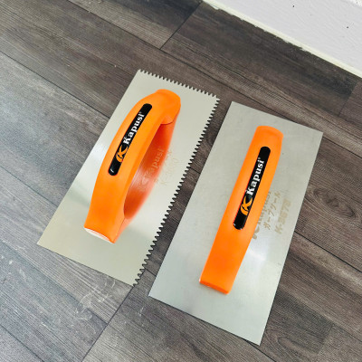 Bàn xoa răng cưa (bay răng cưa) KAPUSI Japan, lưỡi thép cán nhựa cam chắc chắn