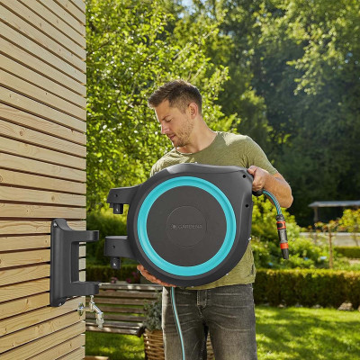 Bộ vòi tưới treo tường dây cuốn tự động 25m Gardena 18620-20