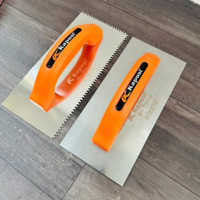 Bàn xoa răng cưa (bay răng cưa) KAPUSI Japan, lưỡi thép cán nhựa cam chắc chắn