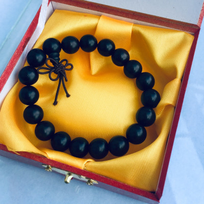 Set Vòng đeo tay Chuỗi Hạt Gỗ Mun Sừng, Kèm hộp đựng Gỗ lót lụa vàng.