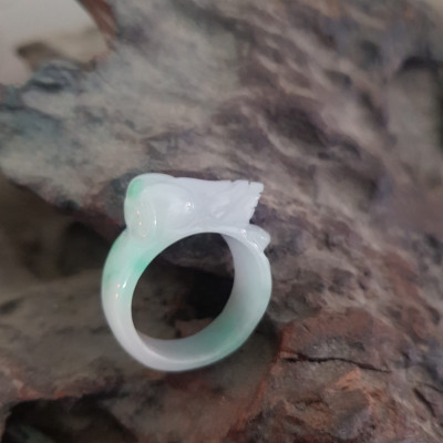 Nhẫn Tỳ Hưu Mới Nam Ni 19mm Đá Cẩm Thạch Tự Nhiên Trắng Xanh nhẹ Bóng Đẹp Size Nhẫn đk 19mm x bản 11mm ạ