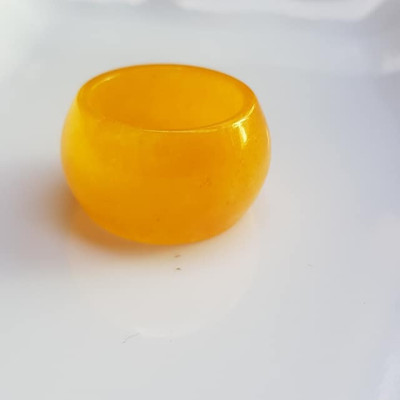 Nhẫn Nam bản hẹ ni 18mm x cao 12mm x dầy 3mm Chất liệu đá mã não vàng anh bóng đẹp Nhẫn lọt lòng 18mm hợp nam mệnh thổ, mệnh Kim, mệnh Thủy đeo đẹp ạ