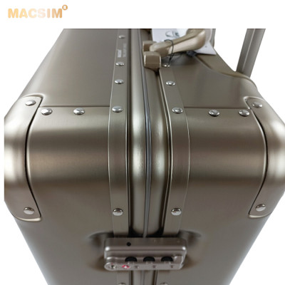 Vali tay kéo cao cấp chất liệu hợp kim nhôm nguyên khối MS1318 Macsim màu ti-gold cỡ 24inches