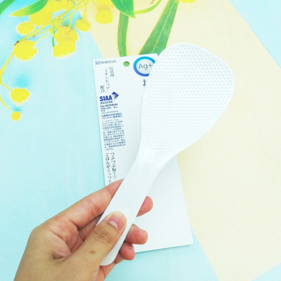 Combo  01 Thùng đựng gạo Inomata cao cấp 10kg (kèm ca đong) + 01 Muôi xới cơm Ion bạc kháng khuẩn, chống dính Nakaya  - Made in Japan