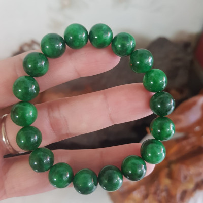Vòng cẩm thạch xanh đậm rẻ đẹp Nữ mạng mộc mạng hỏa mạng thủy ạ Size vòng 10mm nữ đeo lên tay màu xanh hy vọng tươi sáng đẹp ạ