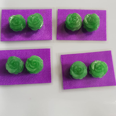 Đôi bông tai mới bông hồng nổi cao sịn đẹp xanh Ngọc tươi size đk 9,5mm x Cao 5mm Chất liệu đá ngọc cẩm thạch tự nhiên xanh ngọc tươi đều sịn bóng mượt đẹp nữ về bọc vàng lên đeo sang lắm ạ