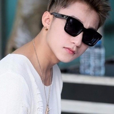 Kính râm đen gọng to ,kính mát unixsex nam nữ Hàn Quốc phụ kiện thời trang phong cách hiện đại , kèm hộp đựng  sang trọng 