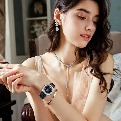 Đồng hồ nữ chính hãng IW CARNIVAL IW593L-2 Kính sapphire ,chống xước ,Chống nước 30m ,Bảo hành 24 tháng,Máy điện tử (Pin),dây da cao cấp, thiết kế đơn giản dễ đeo