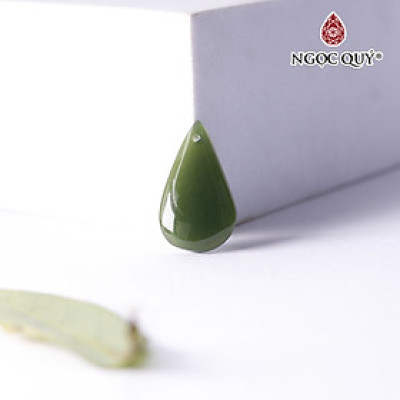 Mặt dây chuyền hình giọt nước đá ngọc bích 21x13mm mệnh hỏa, mộc - Ngọc Quý Gemstones