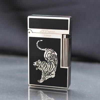 Vỏ Hột Quẹt Bật Lửa Gas Đá S.T Upon D11T Thiết Kế Họa Tiết Sơn Mài Đen Viền Bạc Khắc Hình Con Hổ Độc Đáo