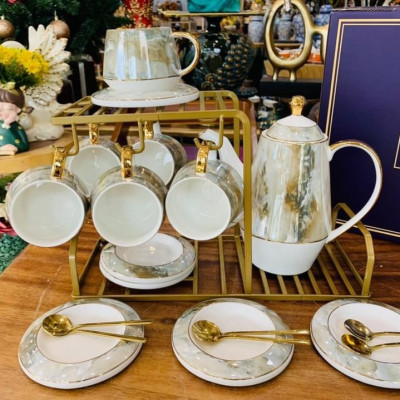 BỘ ẤM CHÉN PHA TRÀ TRẮNG VÂN ĐÁ CẨM THẠCH CÓ ĐĨA TÁCH KÈM GIÁ TREO CỐC