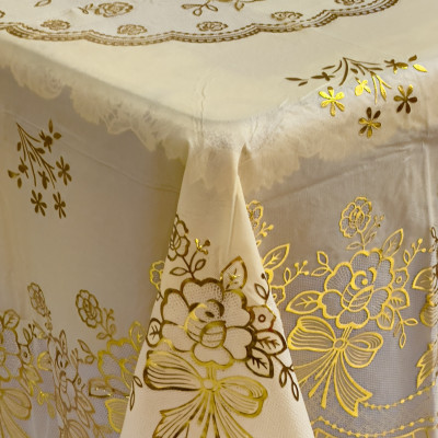 (Tặng 1 lót phần ăn 30 x45) Khăn Trải Bàn PAULEE WLG 751 (150 x 228 cm) hình oval - nền vàng, hoa văn phủ nhũ vàng, sang trọng, không thấm nước