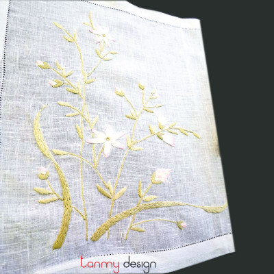Bộ lót đĩa và khăn ăn linen thêu hoa cỏ