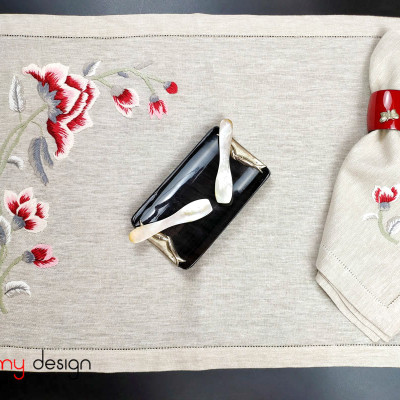 Bộ lót đĩa và khăn ăn linen thêu hoa trà đỏ