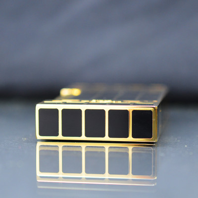 Vỏ Hột Quẹt Bật Lửa Upon Gas Đá D53V Họa Tiết Sơn Mài Họa Tiết Ô Vuông Đẹp Độc Lạ - Dùng Gas Đá Cao Cấp