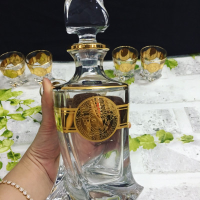 Bộ Bình Và 6 Ly Rượu Pha Lê Mạ Vàng Họa Tiết Versace