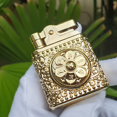 Vỏ Hột Quẹt Bật Lửa Zorro Z582-201 Thiết Kế Độc Lạ Với Hoa Văn Cổ Nổi Phía Trước Nhiều Màu - Dùng Xăng Đá Cao Cấp