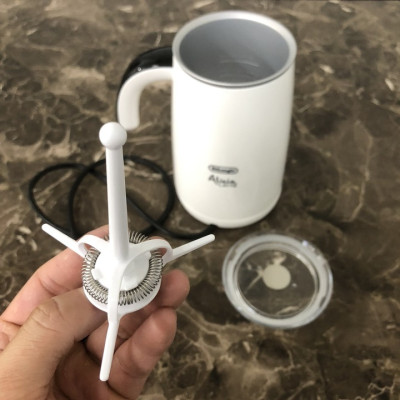 Máy tạo bọt sữa cà phê cao cấp Delonghi Alicia -Tự động ngắt điện an toàn và tiết kiệm điện năng - HÀNG NHẬP KHẨU