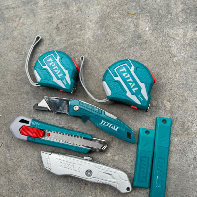 BỘ COMBO 25 DAO TIỆN ÍCH VÀ THƯỚC KÉO THÉP NỀN VÀNG TOTAL TOS23034 - HÀNG CHÍNH HÃNG
