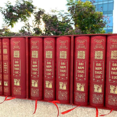 Quốc Sử Quán Triều Nguyễn - Đại Nam Thực Lục (Trọn Bộ 10 Tập)