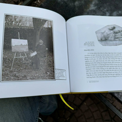 (Bìa cứng, có chữ ký tác giả) HÀM NGHI – Hoàng đế lưu vong, nghệ sĩ ở Alger - Amandine Dabat – Nxb KHXH