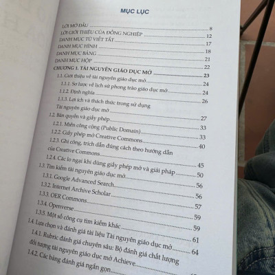 GIÁO DỤC VÀ KHOA HỌC MỞ: CẨM NANG HƯỚNG DẪN DÀNH CHO GIẢNG VIÊN VÀ NHÀ NGHIÊN CỨU - Nguyễn Linh Chi, Vũ Nguyễn Quang Duy, Phan Thị Thanh Thảo, Phạm Hiệp - IPER - NXB Đại học Quốc gia Hà Nội.