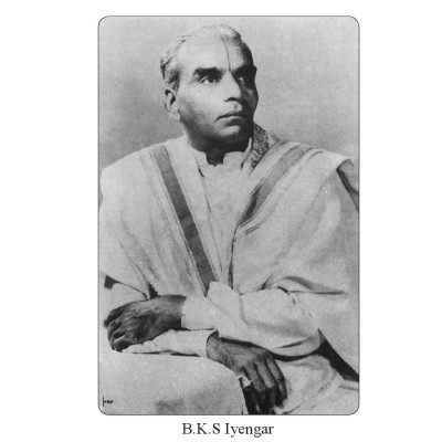 YOGA Viên Ngọc Quý Của Nữ Giới - Vẻ Đẹp Thực Hành Và Chuyển Hóa Sâu Sắc