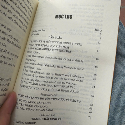 THỜI ĐẠI HÙNG VƯƠNG (Lịch Sử - Kinh Tế - Chính Trị - Xã Hội) – Nhiều tác giả – NXB Chính trị Quốc gia
