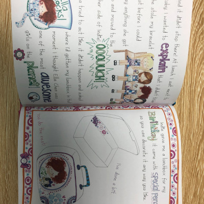 Sách tiếng Anh - Harriet Clare Pinkie Swear #2