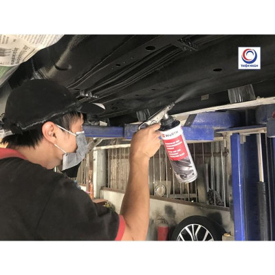 Sơn phủ gầm Ô Tô Cao Su Non WURTH Đức 1000 ml màu Đen chuyên dụng cho gara ô tô làm sàn xe, hốc bánh xe cách ồn hiệu quả