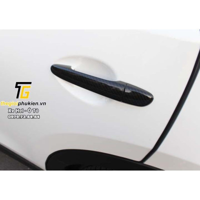 Bộ ốp tay nắm cửa xe Mazda 3 2015-2019 vân Carbon - Tặng miếng dán trong suốt chống xước hõm cửa