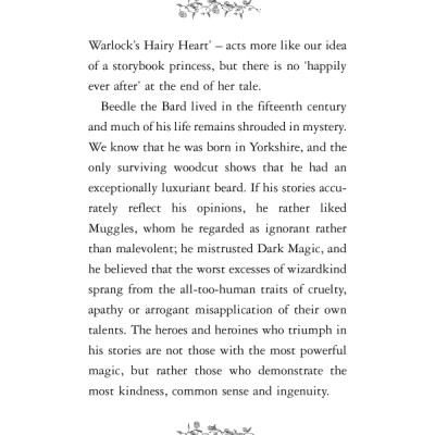 Harry Potter: The Tales Of Beedle The Bard (Paperback) Những chuyển kể của Beedle người hát rong (English Book)