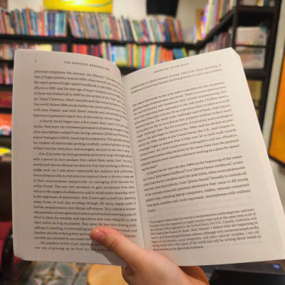 Sách - The Anxious Generation (International Edition) by Jonathan Haidt/Top 10 Book of 2024 A Washington Post Notable/Bìa mềm US