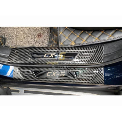 COMBO Nẹp bước chân và ốp chống trầy cốp Mazda CX5, CX-5 2018-2020 vân Carbon