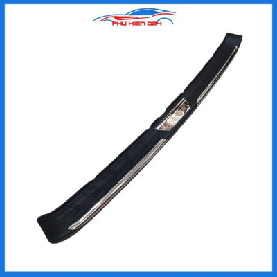 Ốp chống trầy cốp ngoài nhựa đen Innova 2017-2018-2019-2020-2021-2022 mẫu 1 chống xước trang trí xe