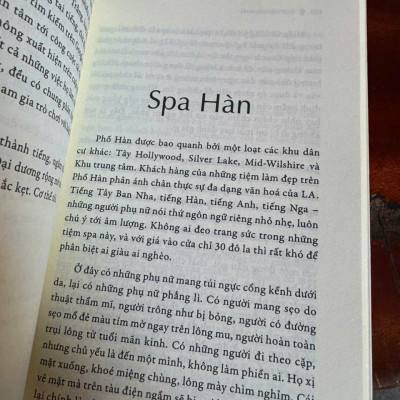 (New York Times Bestseller) THÂN EM – Emily Ratajkowski – Lan Võ dịch – San Hô - NXB Phụ nữ Việt Nam